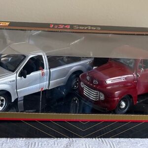 Maisto 1:24 Series Ford F350 and 1948 Ford F1